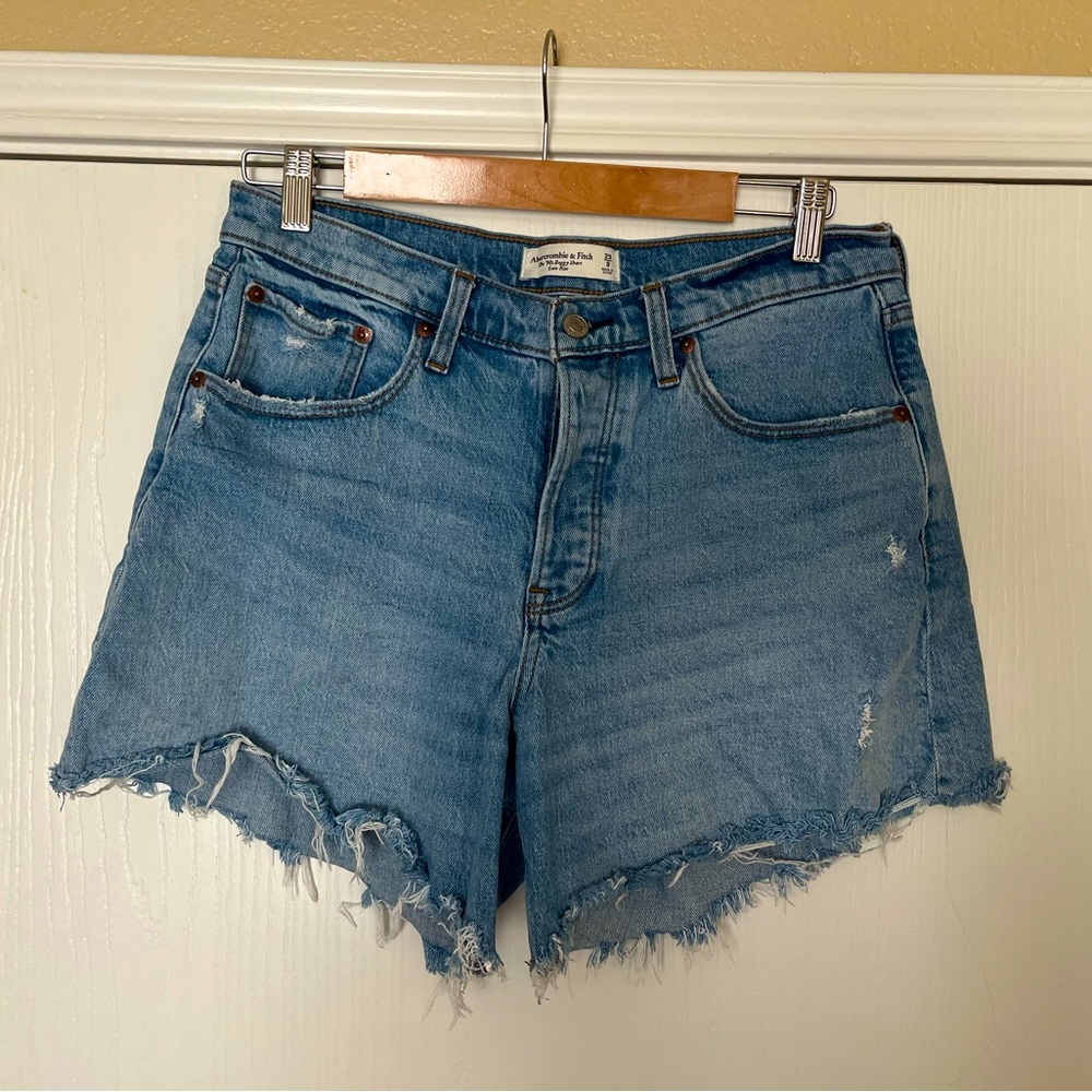 ABERCROMBIE AND FITCH 90s BAGGY SHORT